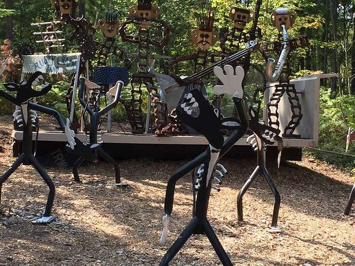 The Rusty Chain Band sculptures